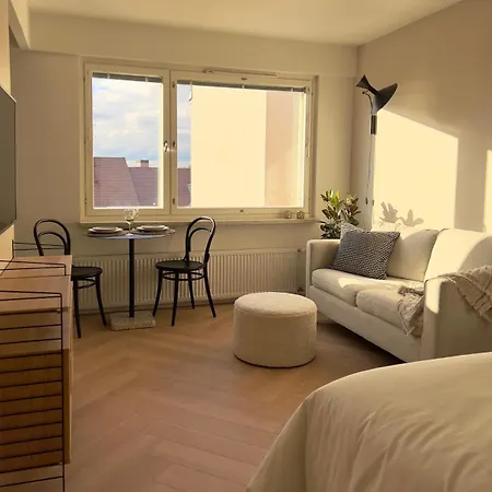 Floor In The Center Apartament *